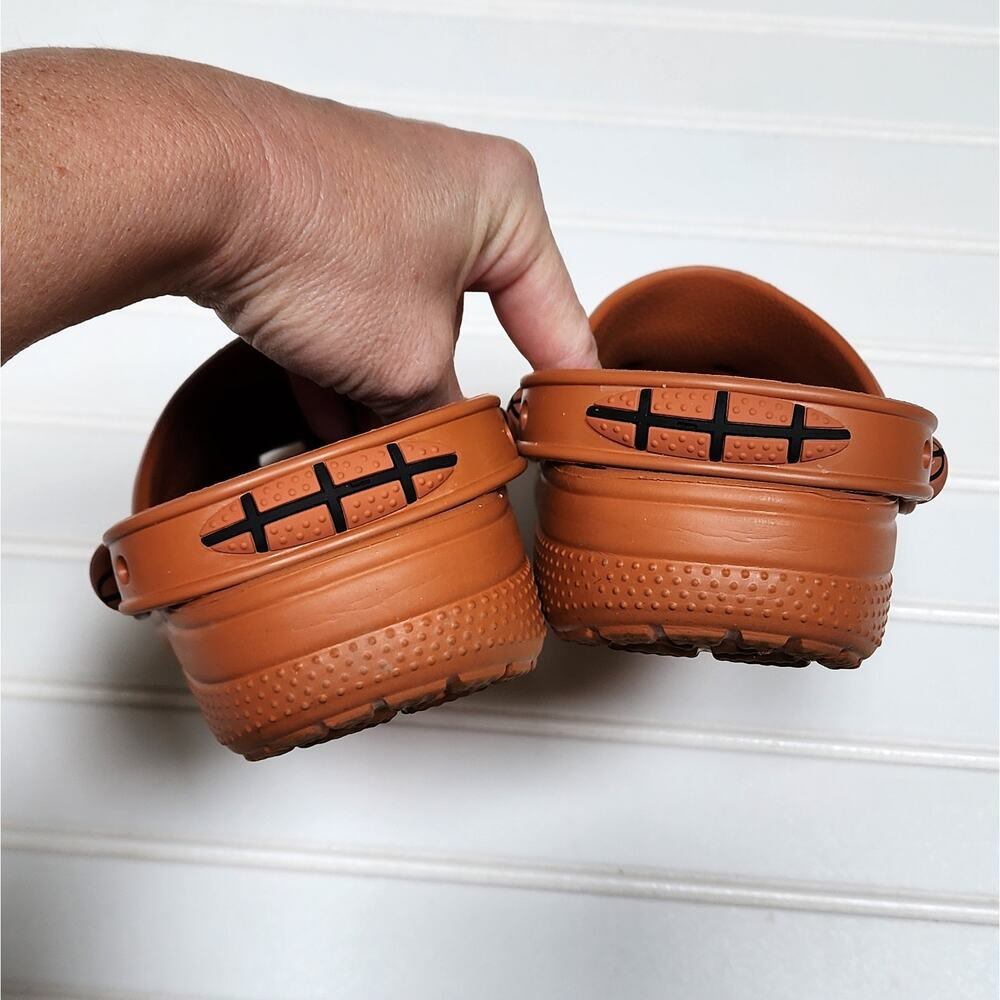 Crocs Classic Kids Sports Basketball Clogs Sandals Size 4 Big Kids Orange Black - Picture 4 of 10